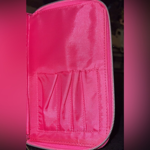 Isaac Mizrahi Pink and Black Geometric Makeup, Brushes Case - Picture 4 of 8
